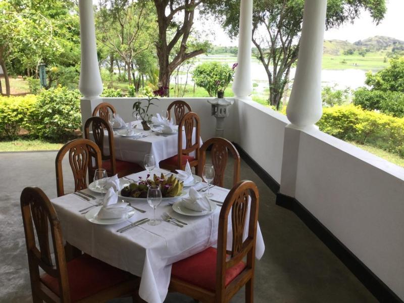 Aligama Cottage Talakolawela ภายนอก รูปภาพ