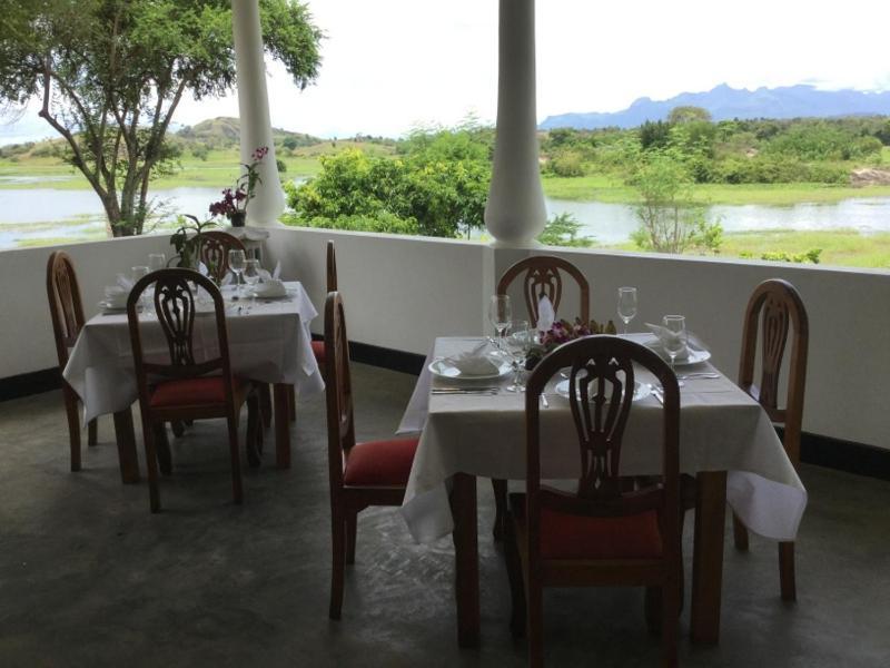 Aligama Cottage Talakolawela ภายนอก รูปภาพ